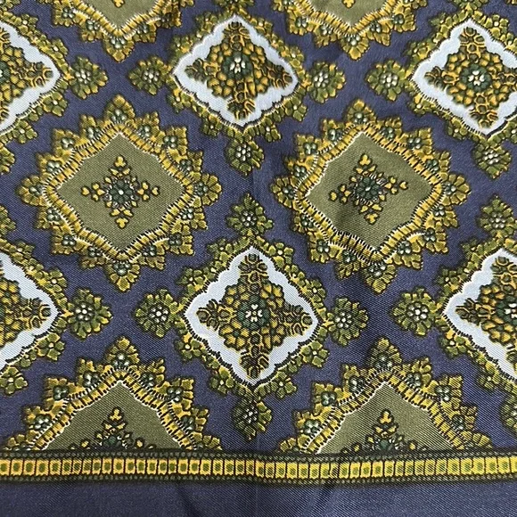 Christian Dior Navy and Gold Patterned Vintage Scarf - Picture 3 of 3